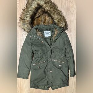 M&S Superior 1884 Green Parka with Faux Fur Hood Jacket Coat Girls 7 / 8
